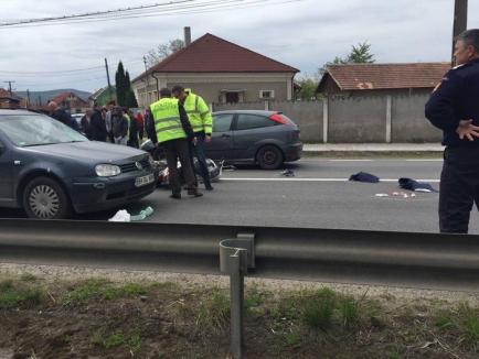 Accident grav la Lugaşu de Jos: Un mopedist fără permis a fost lovit de două maşini