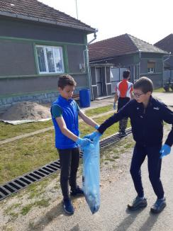 Campionatul bihorean al curățeniei s-a încheiat, dar concursul elevilor, EcoProvocarea, continuă (FOTO)