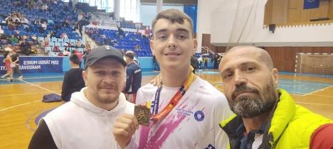 Salbă de medalii pentru sportivii de la LPS Bihorul la Târgu Mureş (FOTO)