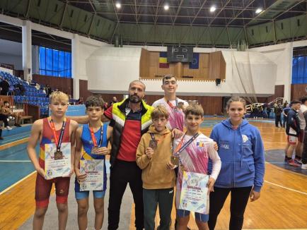 Salbă de medalii pentru sportivii de la LPS Bihorul la Târgu Mureş (FOTO)