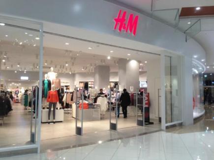 Veşti proaste pentru fanii H&M: Se închid 170 de magazine!