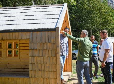 Întârzieri la campingurile pe care CJ Bihor le face în defileul Crișului Repede. Proiectul a fost fazat (FOTO)