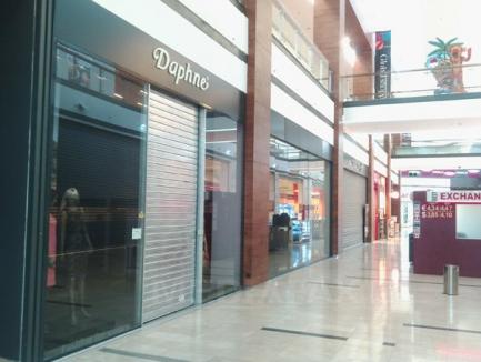Primul mall 'părăsit' din România: Galleria Arad (FOTO)
