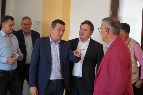 Premierul Marcel Ciolacu la Oradea: 'Proiectul fabricii Nokian ne-a inspirat' (FOTO)