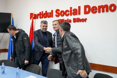 La întâlnirea cu primarii PSD Bihor, Marcel Ciolacu anunță reorganizarea filialei dominate de Mang: „Totdeauna îmi place aerul proaspăt” (FOTO / VIDEO)