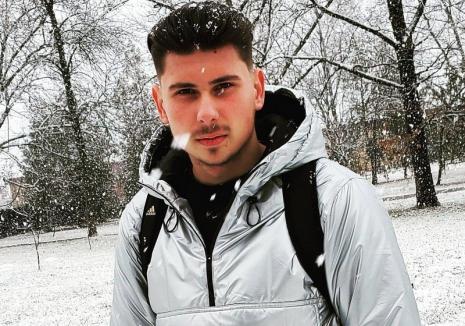 Tânărul din Salonta care l-a înjunghiat pe tatăl fostei sale iubite a fost condamnat la 4 ani şi 4 luni de închisoare 