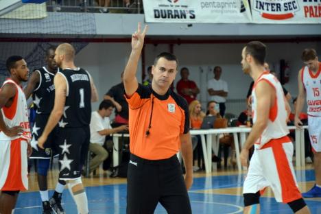 CSM CSU Oradea a pierdut meciul de la Cluj, cu U BT. Directorul Şerban Sere acuză arbitrajul lui Marius Ciulin!