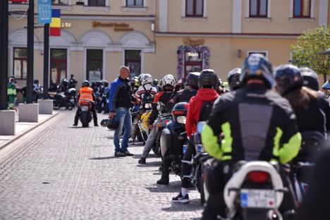 Cu motoarele turate: Sute de bikeri au dat startul sezonului moto, în Oradea (FOTO/VIDEO)