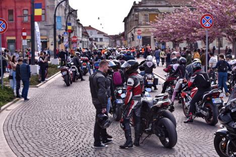 Cu motoarele turate: Sute de bikeri au dat startul sezonului moto, în Oradea (FOTO/VIDEO)