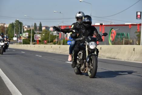 Cadou pentru Renata: Sute de motociclişti s-au adunat la Salonta, unde s-au plimbat alături de o adolescentă grav bolnavă (FOTO/VIDEO)