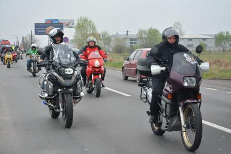 Born to be wild: Câteva sute de motociclişti au dat startul sezonului moto în Oradea (FOTO / VIDEO)