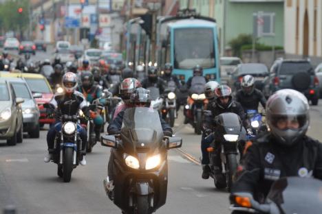 Hora mare pe motoare! Motocicliştii au mărşăluit prin Oradea, cerând respect în trafic (FOTO/VIDEO)