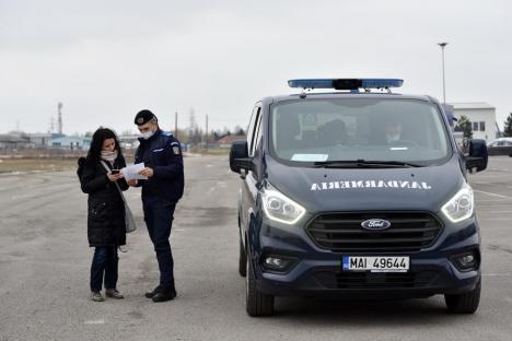 „Convoiul libertății” împotriva restricțiilor anti-Covid a ajuns în Oradea cu doar trei mașini (FOTO / VIDEO)