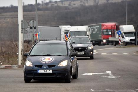 „Convoiul libertății” împotriva restricțiilor anti-Covid a ajuns în Oradea cu doar trei mașini (FOTO / VIDEO)
