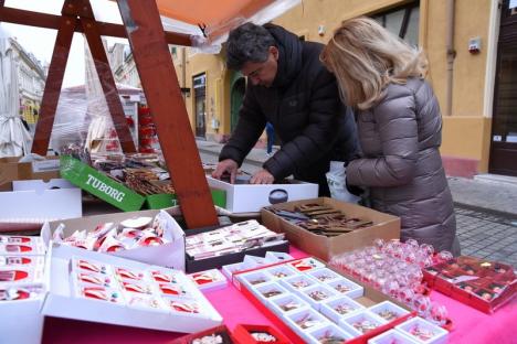 Mărţişor înfrigurat. Vânzările de mărțișoare de pe Corso s-au înjumătățit față de anul trecut (FOTO)