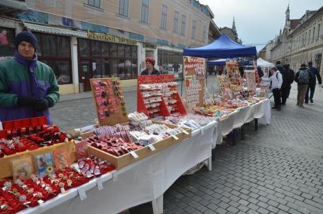Vestitorii primăverii: Oradea s-a umplut de mărţişoare (FOTO)