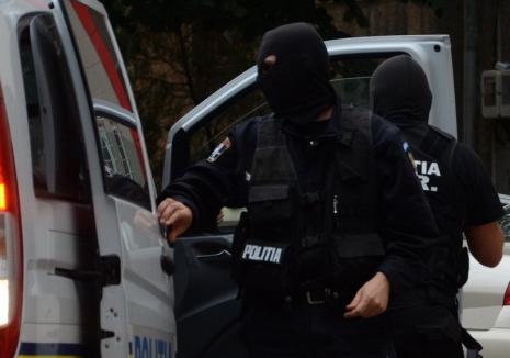 Percheziţie cu repetiţie: Poliţiştii din Bihor au greşit adresa la care ar fi trebuit să descindă. Vezi ce a ieşit!