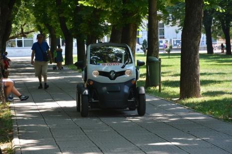 RER în priză! Operatorul de salubritate din Oradea şi-a îmbogăţit parcul auto cu o maşină electrică (FOTO)