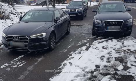 Trei mașini furate, în valoare de 100.000 euro, au fost oprite la intrarea în ţară prin Borş (FOTO)
