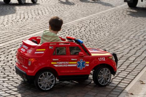 Scumpe mașinuțe: Criterii aberante, impuse de Primăria Oradea pentru mașinile pentru copii din parcuri