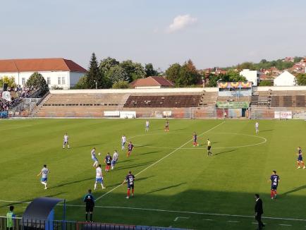 CAO a cedat cu 2-4 jocul de acasă cu CS Hunedoara, dar suporterii orădeni au făcut atmosferă (FOTO/VIDEO)