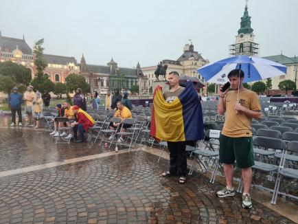 „Generația de suflet” a calificat România în optimi la Euro 2024. Orădenii au sărbătorit în stradă (FOTO/VIDEO)