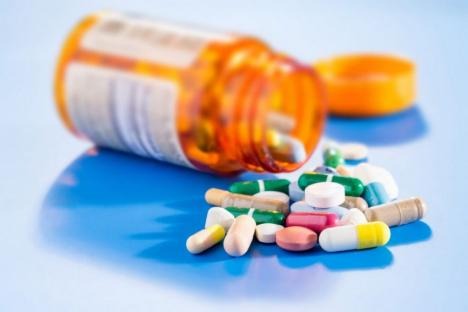 Noi reguli în tratamentul Covid-19: Pacienţii asimptomatici nu au nevoie de medicamente, iar cei cu simptome nu trebuie să ia antibiotice