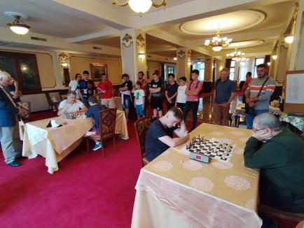 Premii de 25.000 lei la Memorialul Carţiş A. Mihai la şah, organizat la Oradea (FOTO)
