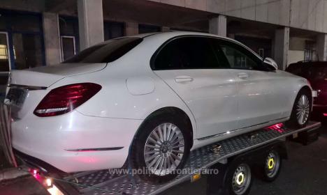 Un Mercedes Benz căutat în Elveţia a ajuns în Borş. Maşina de 20.000 de euro a fost oprită la frontieră 