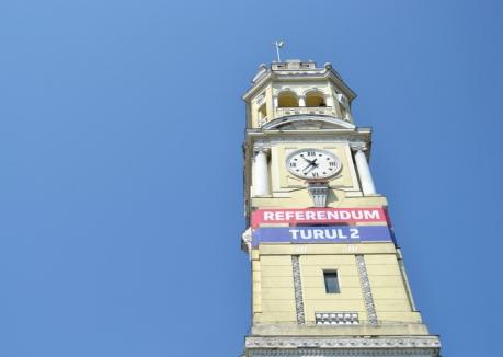 Turnul Primăriei invită orădenii la referendum (FOTO)