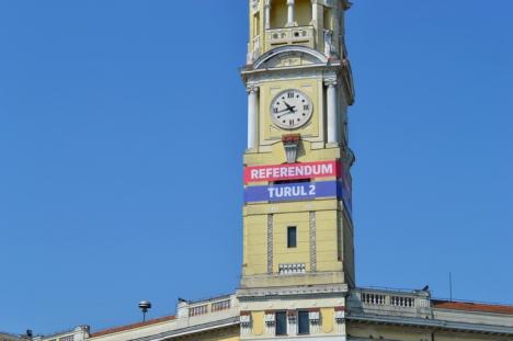 Turnul Primăriei invită orădenii la referendum (FOTO)