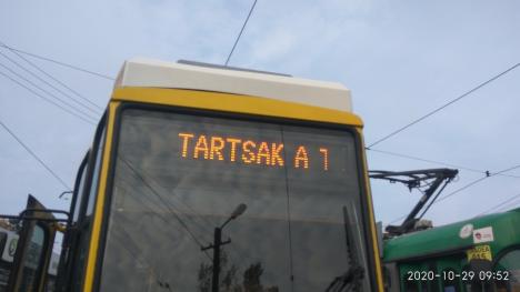 Mesaje anti-Covid în mijloacele de transport în comun din Oradea (FOTO)