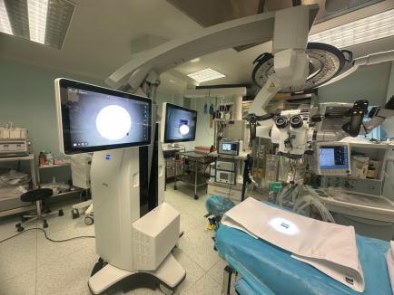 Spitalul Județean din Oradea are un nou microscop operator de top pentru neurochirurgie. A fost deja folosit pentru extirparea unei tumori cerebrale