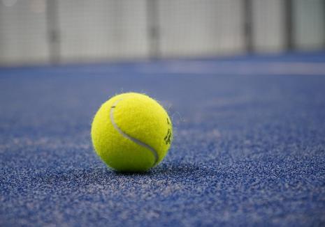Sportivi din 19 ţări vin la turneul de tenis 'J2 Oradea Junior Trophy'
