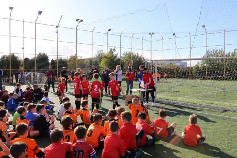 Interes deosebit pentru primul turneu de minifotbal pentru copii şi juniori din judeţul Bihor (FOTO)