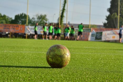 Oradea va găzdui şi Cupa Liceelor la minifotbal, în paralel cu meciurile din Champions League