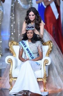 Miss World 2019 este o studentă la medicină din Jamaica (FOTO)