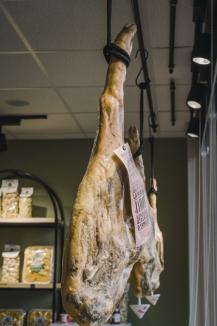 S-a deschis MM Gourmet în Oradea: Descoperă alimente premium din Italia, Spania sau Austria, pe care nu le găseşti în altă parte! (FOTO)