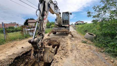 Două importante străzi de pe dealurile Oradiei au intrat în lucrări de modernizare (FOTO)