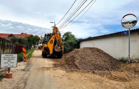 Două importante străzi de pe dealurile Oradiei au intrat în lucrări de modernizare (FOTO)