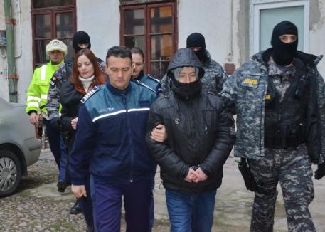 Avocatul Cosmin Moraru şi soţia sa, Krisztina Pazurik, s-au întors la locul crimei (FOTO)