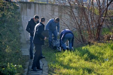 Cadavrul unui bărbat, descoperit în zona Podului Sovata din Ioşia (FOTO)