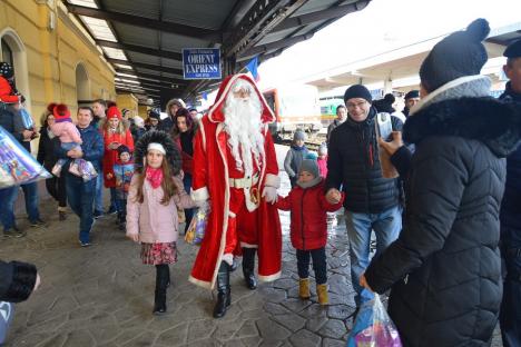 A sărăcit Moșul! Anul acesta, Moș Crăciun va veni în Oradea pe jos, nu cu trenul