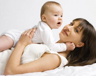 Bihorencele din PNL către Guvern: Lăsaţi mamele să decidă cât stau acasă cu copilul!