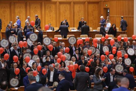 Marcel Ciolacu rămâne premier. Parlamentul a respins moțiunea de cenzură împotriva Guvernului (FOTO)