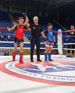 Orădenii Levi Kovacs și Beni Iluț, printre câștigătorii Openului Serbiei la Muay Thai (FOTO)