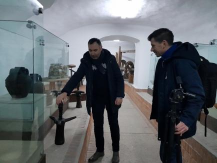 Muzeul frigului: Muzeul din Beiuş îşi primeşte vizitatorii la 2 grade Celsius, fiindcă nu are nicio sursă de căldură (FOTO)