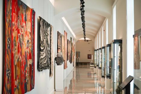 Comorile din Oradea: Muzeul Țării Crișurilor expune piese valoroase din patrimoniul său în noile săli de la etajul II (FOTO/VIDEO)