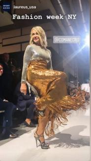 Pe podium la 57 de ani! Cât de bine a arătat Nadia Comăneci defilând la Săptămâna Modei de la New York (FOTO / VIDEO)