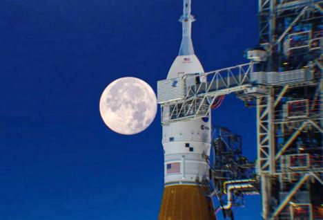 'Un moment istoric': NASA a lansat în spaţiu cea mai puternică rachetă construită vreodată, care se îndreaptă spre Lună (VIDEO)